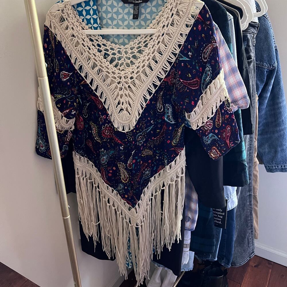 HOBO Chic Festival Fringe Blue Paisley Print Crochet Top Size Med